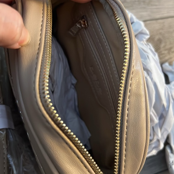 Bebe Aliah Camera Crossbody - Picture 6 of 9